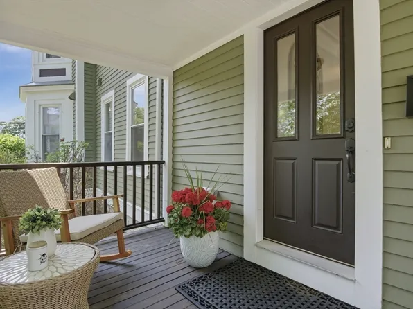 19 Eliot St #2, Natick, MA 01760