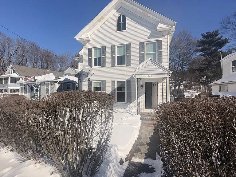 Furnace Brook Pkwy — Photo 1