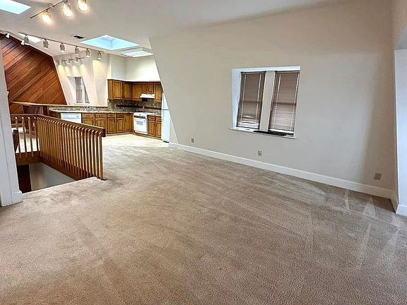 2nd image of 1225 Maine St APT 5