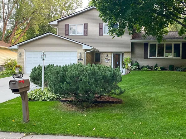 10215 39th Ave N, Plymouth, MN 55441