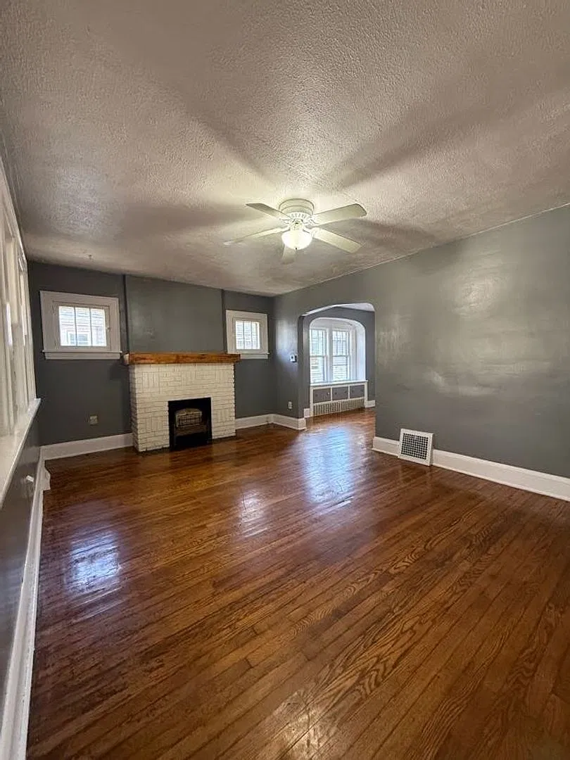 Land Contract Available - 2 Bedroom 1 Bathroom Home — Photo 4