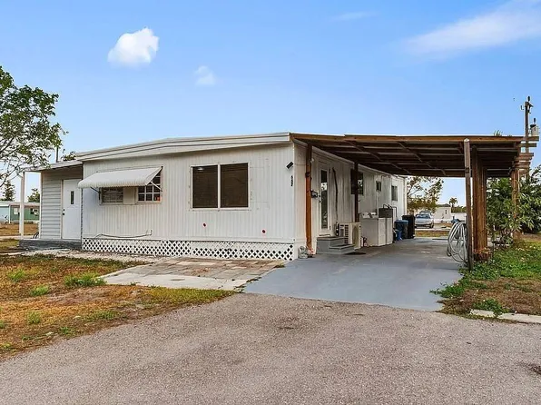 667 Suwanee Dr, North Fort Myers, FL 33917