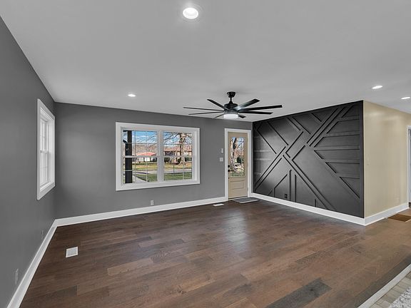 3rd image of 100 Holly St