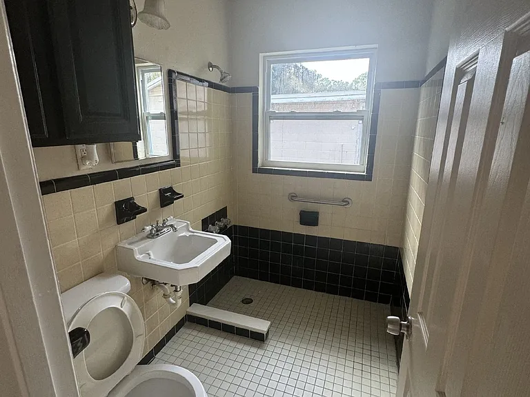 602 Titus St — Photo 7