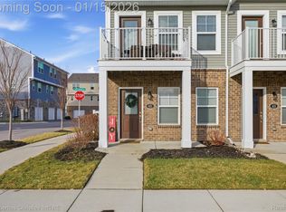 401 Jeff Keeton Dr, Hazel Park, MI