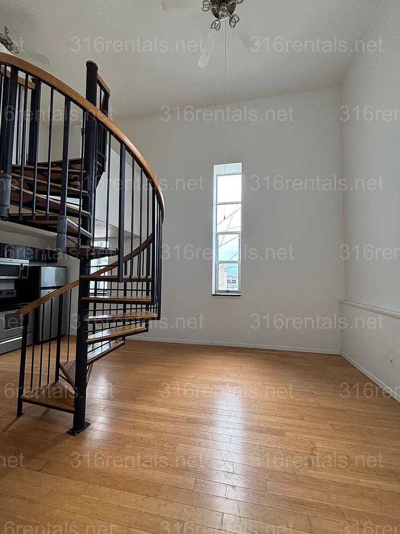 Opera House Apartments — Photo 2