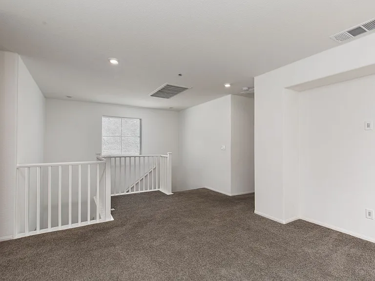 8045 Skye Foxx St — Photo 17