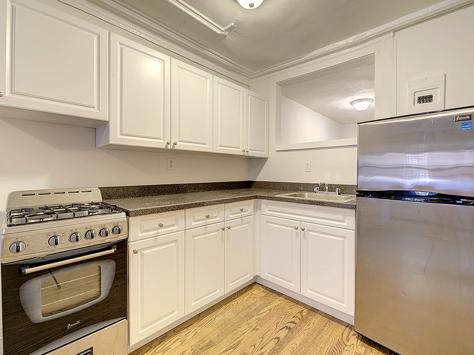 1st image of 150 W 16th St #1