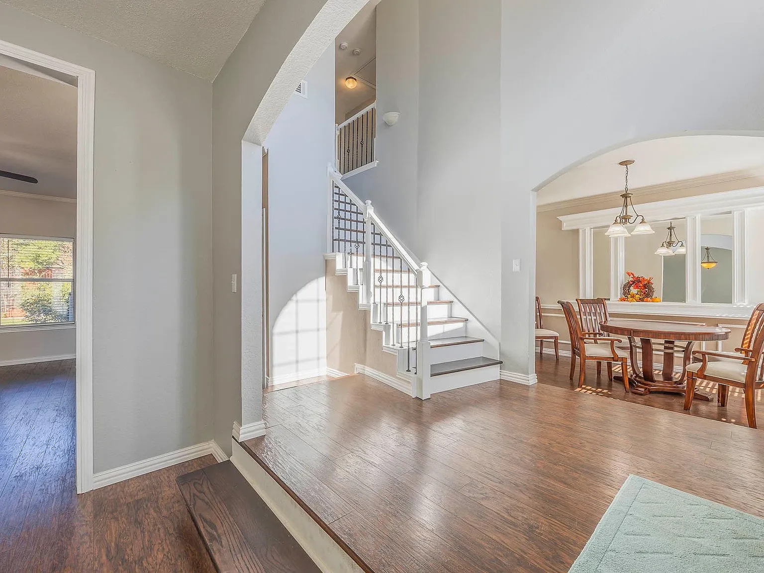 4 bed, 2.5 bath, 2443 sqft, $3,300 — Photo 4