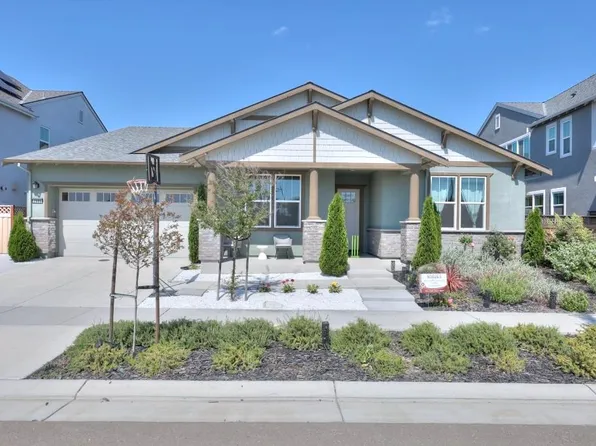 2995 Middlebury Dr, Lathrop, CA 95330