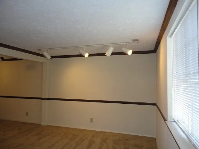 2 bed, 1.5 bath, 921 sqft, $1,650 — Photo 4