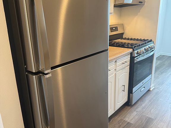 3rd image of 2216 Country Club Dr #6