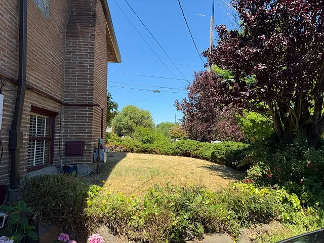 3 bed, 1050 sqft, $3,400 — Photo 2