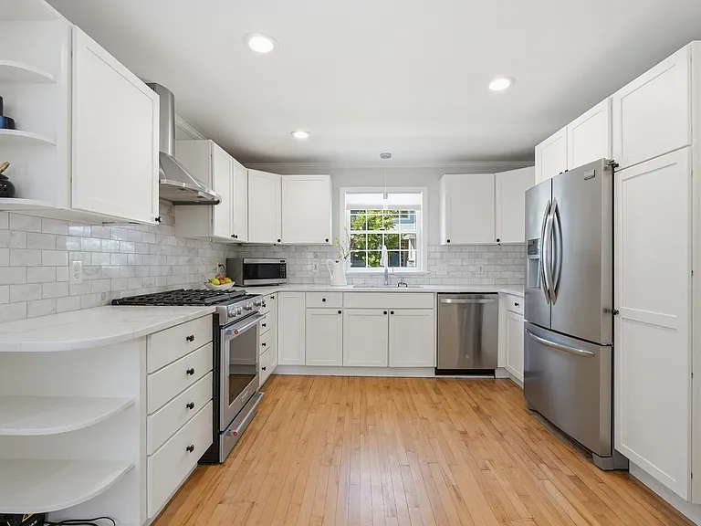 302 Yerkes St — Photo 14