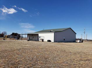 11 E Long View Rd, Hutchinson, KS 67501