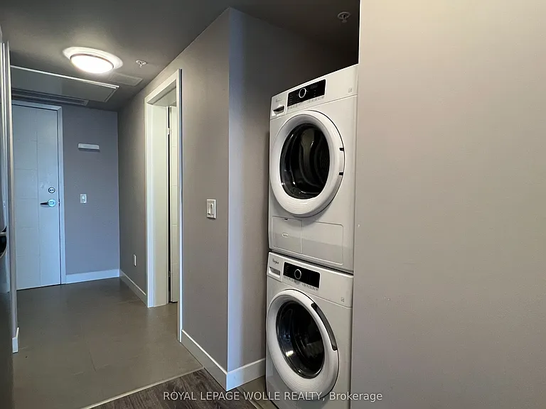 308 Lester St #501 — Photo 8