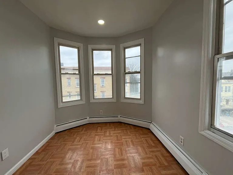 675 Kennedy Blvd #6A — Photo 3