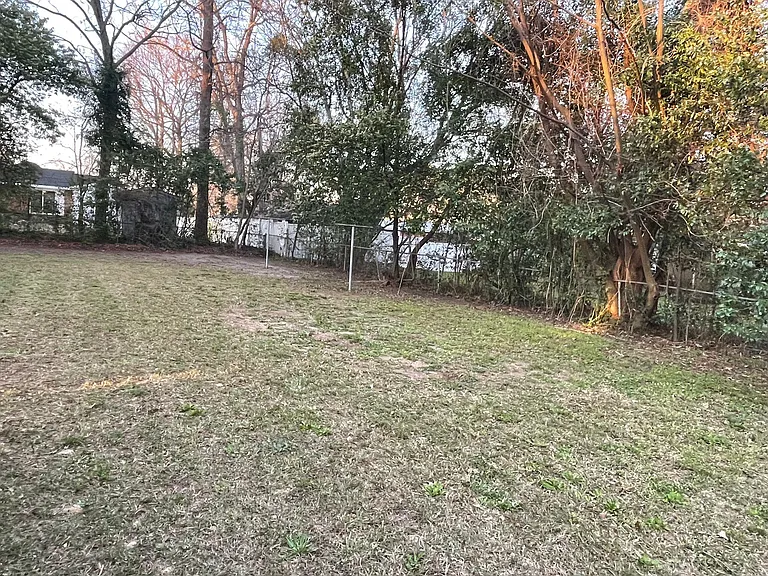 6012 Cliffdale Rd — Photo 14