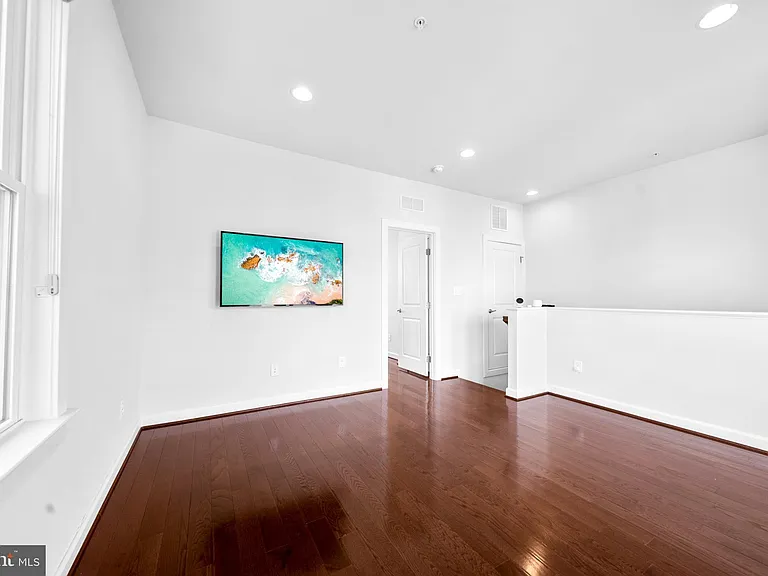 1121 S Lincoln St — Photo 43