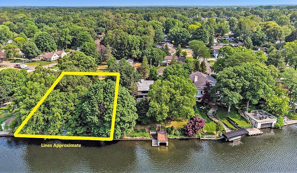 1st image of Greenleaf Blvd