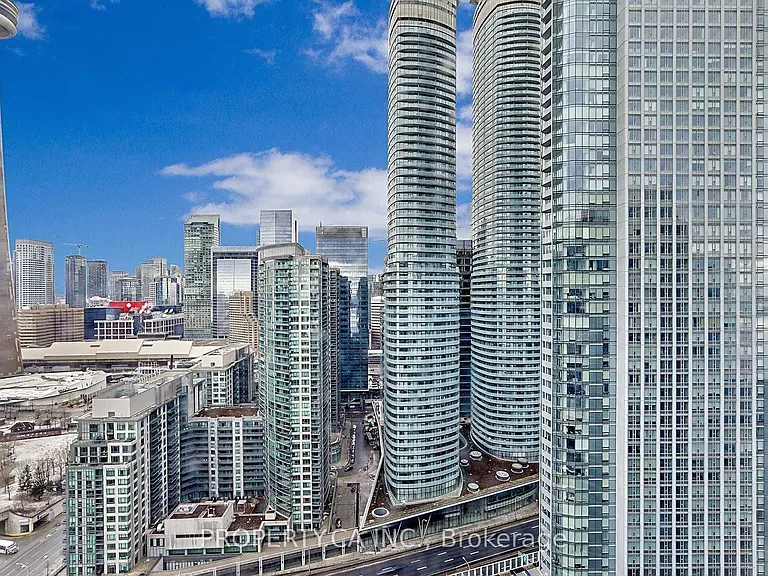 208 Queens Quay W #3112 — Photo 14