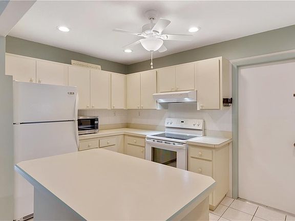5th image of 22382 Olean Blvd