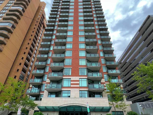 570 Laurier Ave W, Ottawa, ON