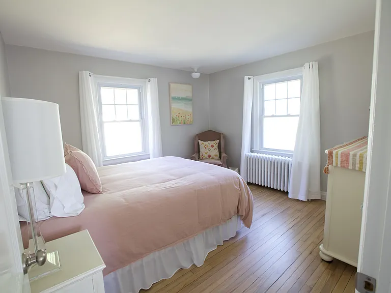 143 Bay St — Photo 17