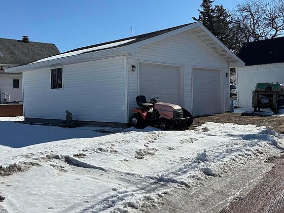 3rd image of 620 N State St