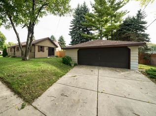 233 W Van Norman Ave, Milwaukee, WI 53207