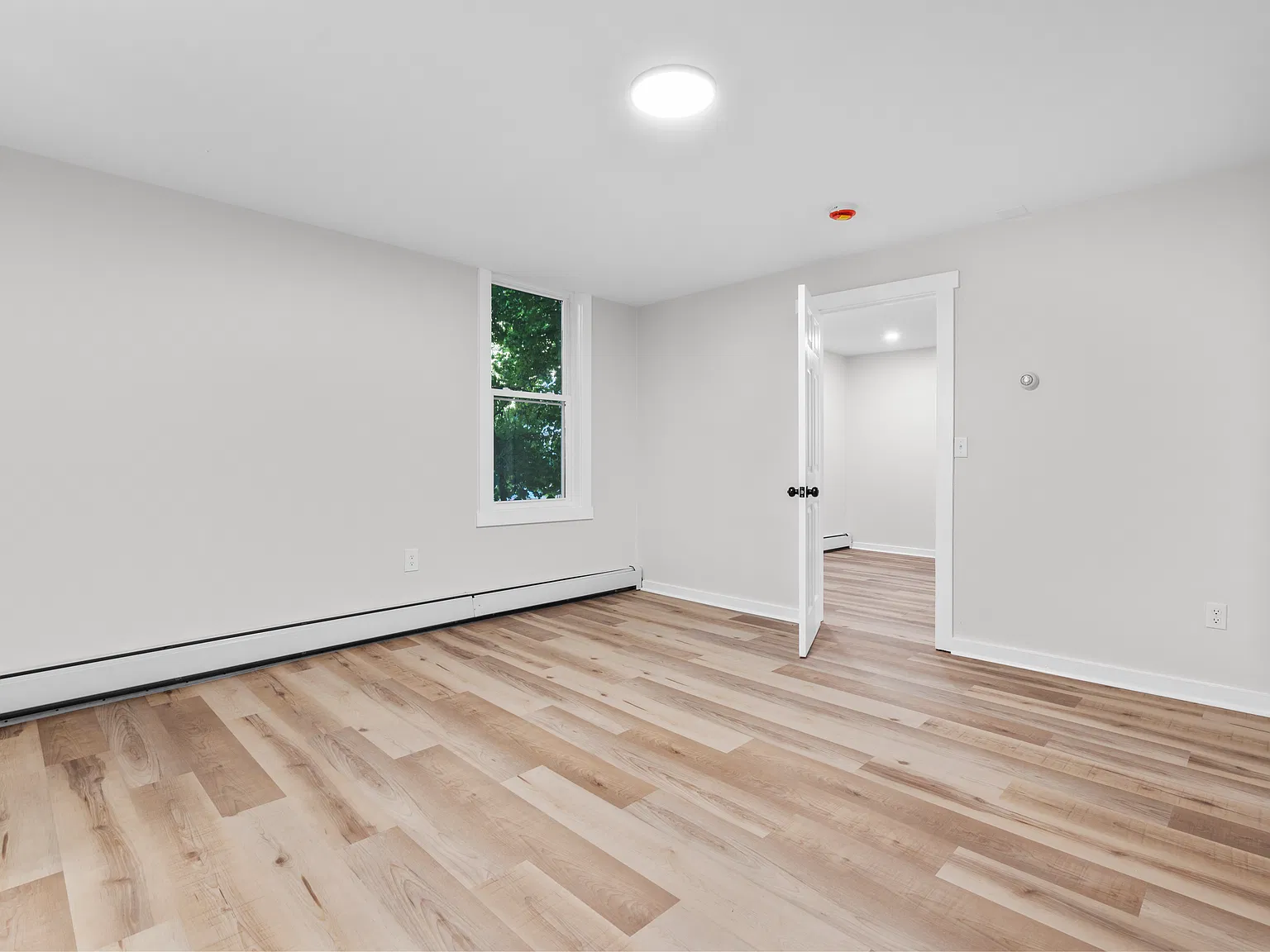 137 W Main St — Photo 3