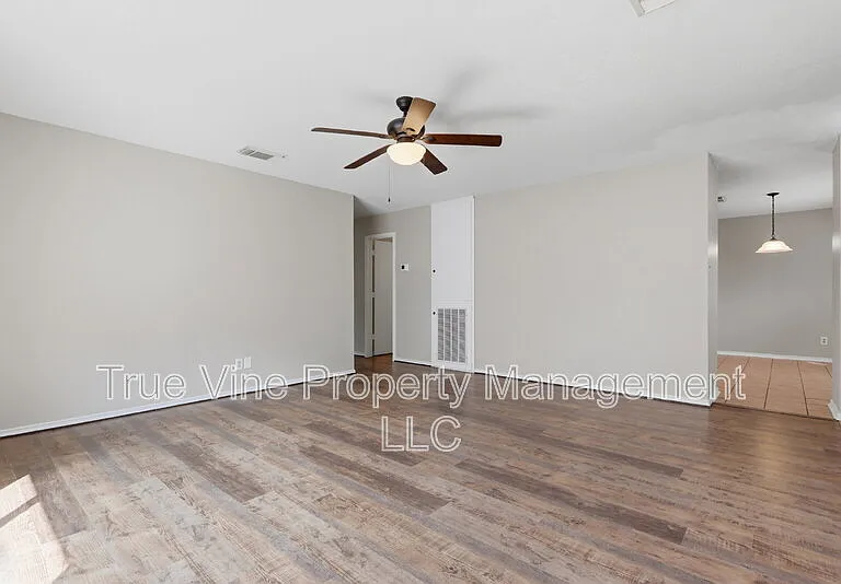 6810 Saharastone Dr — Photo 8