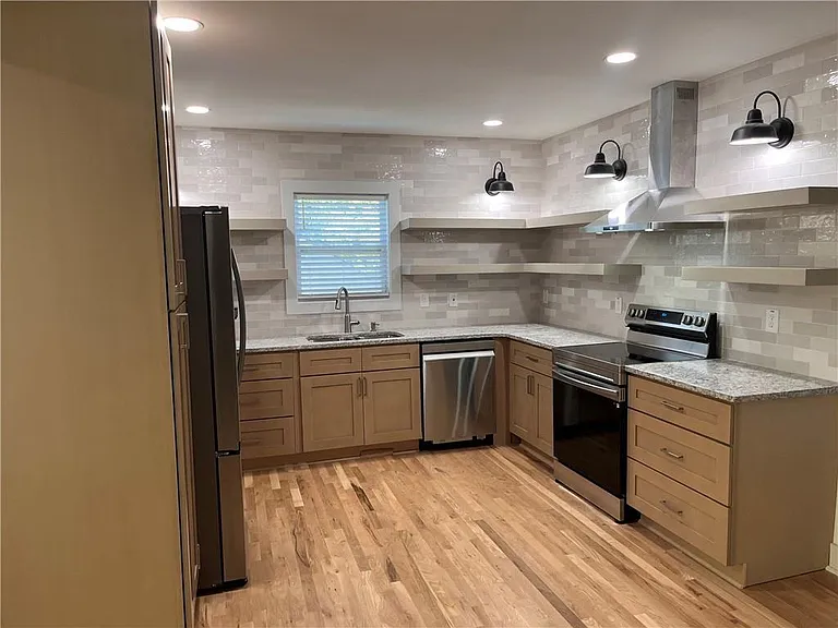 1511 Belmont Ave SW — Photo 11