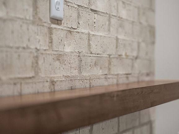 5th image of 218 Michelle Dr