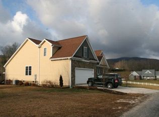 24 Sproles Rd, Spruce Pine, NC 28777