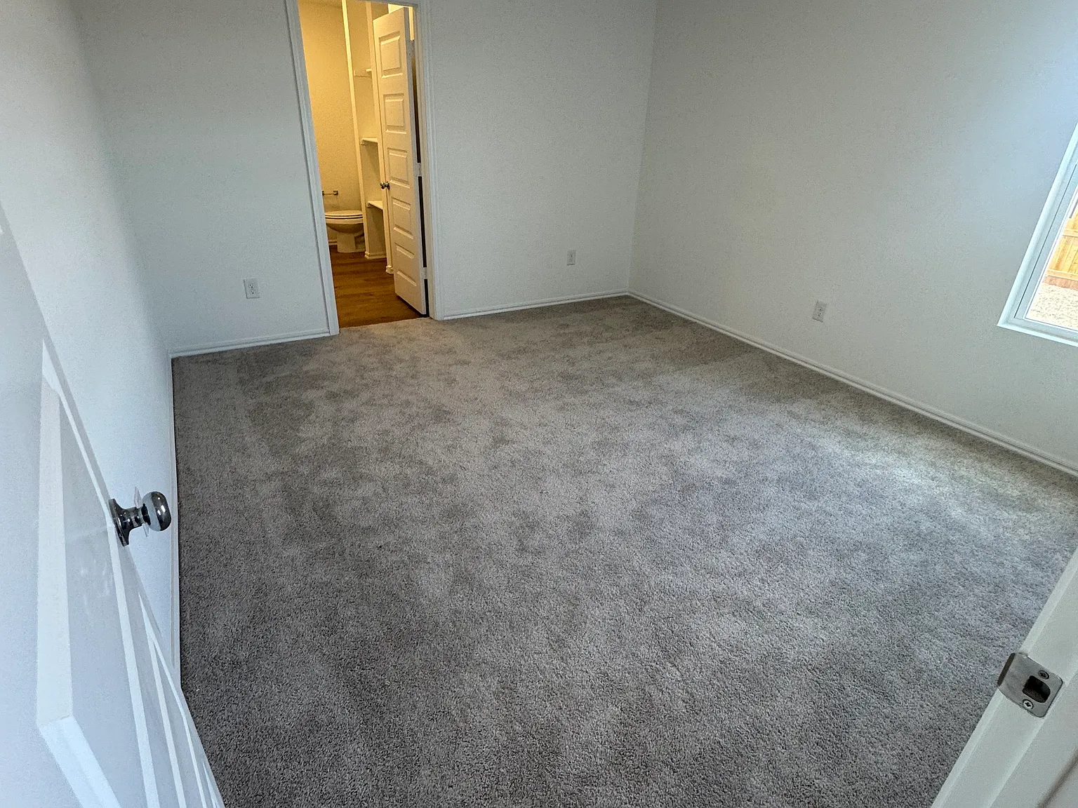 3 bed, 1373 sqft, $1,695 — Photo 4