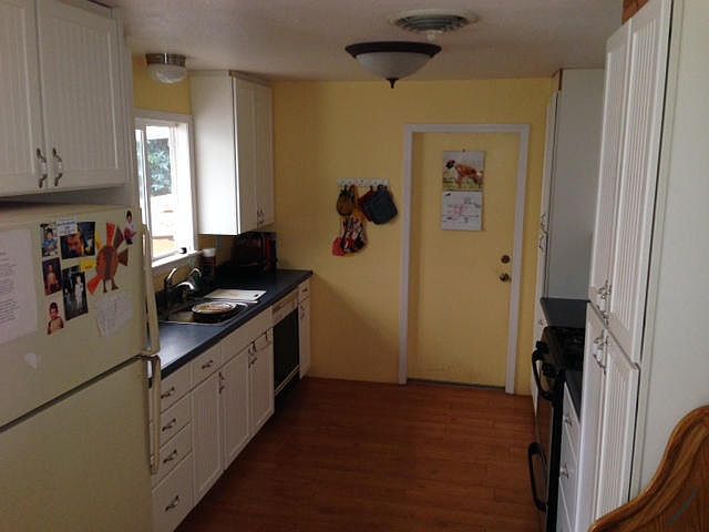 2nd image of 1874 Lindeena Ln
