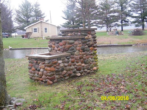 4th image of 60701 Shoreline Dr