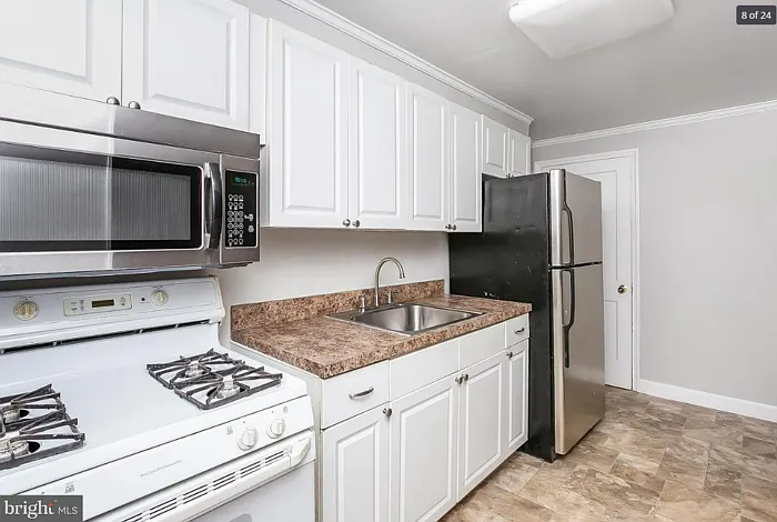 7457 Lawrence Rd — Photo 1
