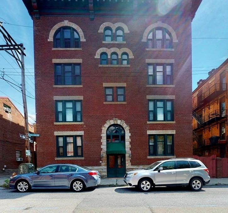 8 condos total in the building... this one's on the first floor left.