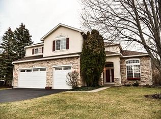 2321 Fieldcrest Dr, Mundelein, IL