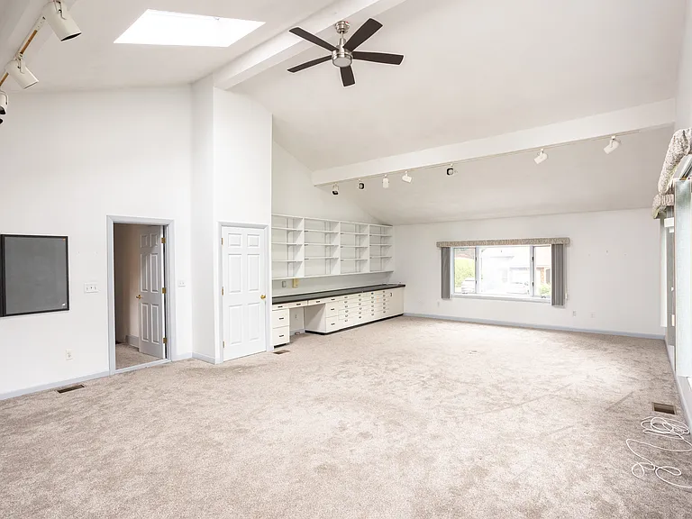16 Westwood Rd — Photo 9