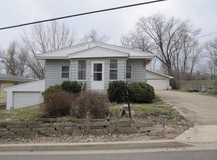 1521 N Market St, West Peoria, IL