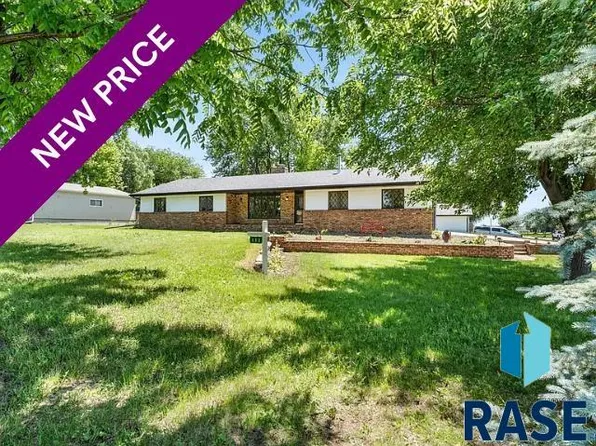 609 W 1st St, Worthing, SD 57077