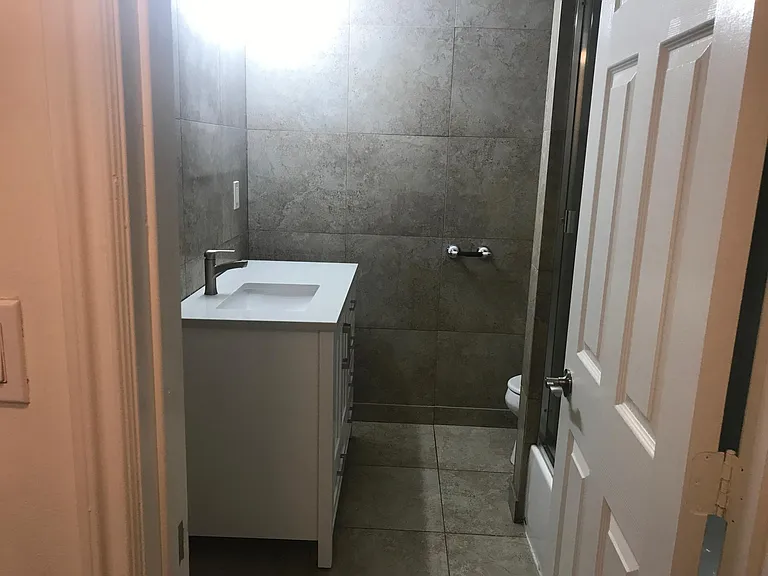 11471 Oxnard St #5 — Photo 18