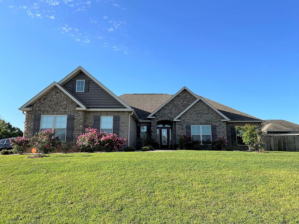 1st image of 103 Crest Hill Dr #1