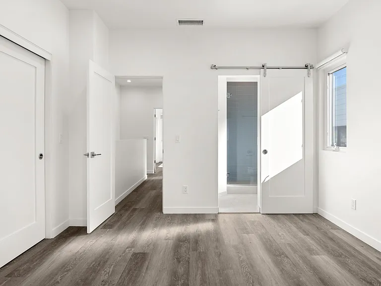 415 Old Coast Hwy #C — Photo 25