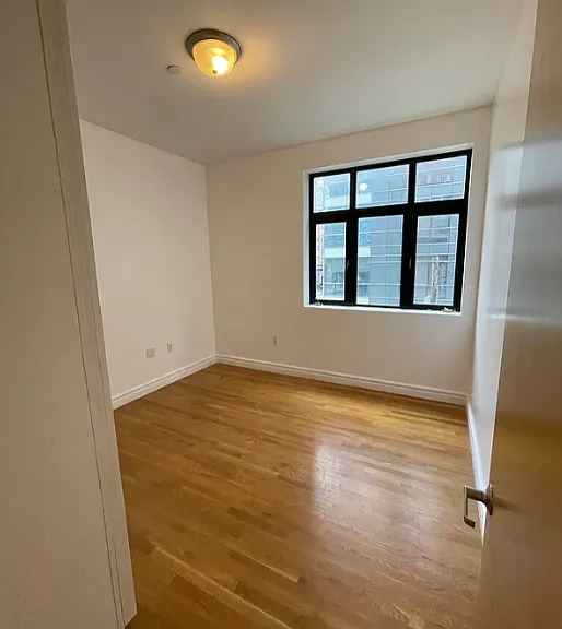 2620 Jackson Ave #2A — Photo 4