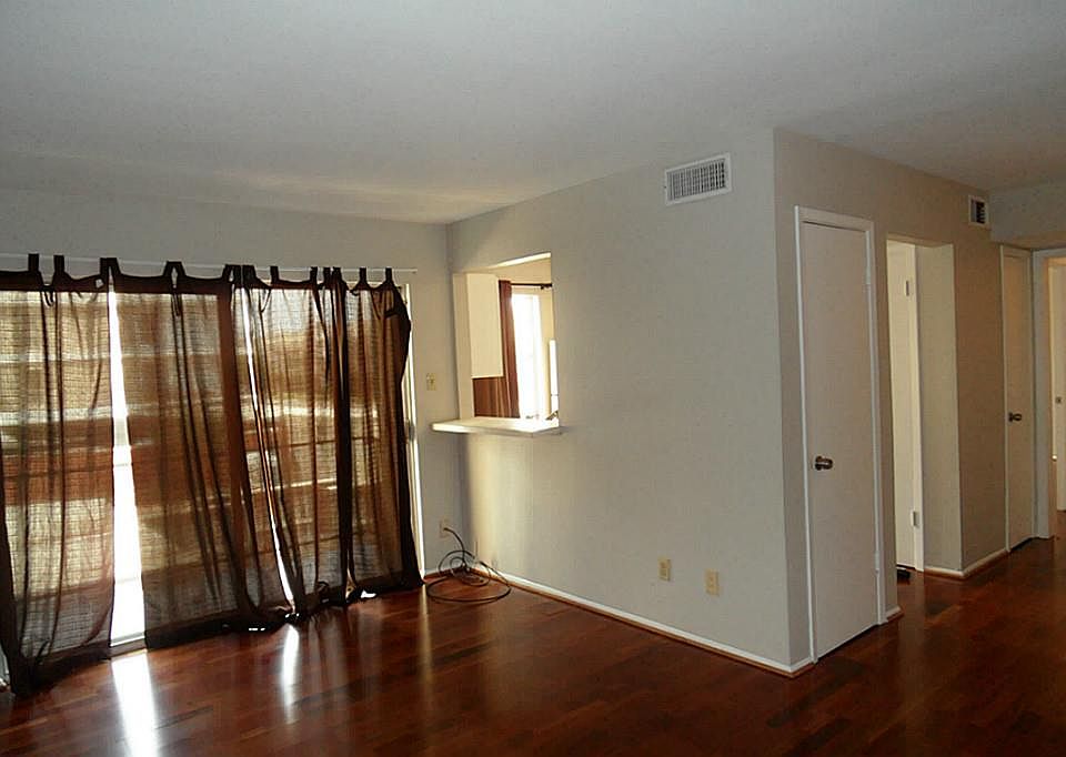 1st image of 505 Westcott St APT 201
