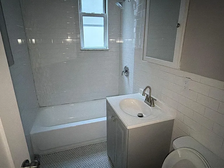 1151 Grant Ave #2E — Photo 7